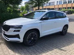 Weiß Gebraucht 2023 Skoda Karoq SportLine SUV | 34.000 € (Etwas zu teuer)
