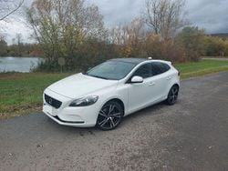 Weiß Gebraucht 2012 Volvo V40 Summum Limousine | 9.799 € (Fairer Preis)