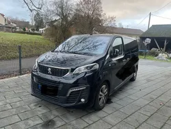 Schwarz Gebraucht 2023 Peugeot Traveller S Van / Kleinbus | 42.850 € (Etwas zu teuer)