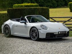 Grau Gebraucht 2025 Porsche 911 Carrera Cabriolet Cabrio | 162.100 € (Guter Preis)