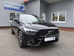 Schwarz Gebraucht 2023 Volvo XC60 Plus SUV | 44.490 € (Etwas zu teuer)