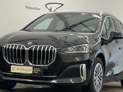 Saphirschwarz Gebraucht 2024 BMW 220 Active Tourer Luxury Line Van / Kleinbus | 29.998 € (Fairer Preis)