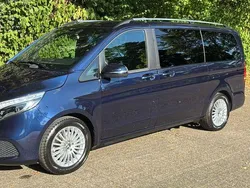 Blau Gebraucht 2021 Mercedes V220 Van / Kleinbus | 47.500 € (Etwas zu teuer)
