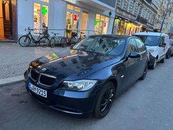 Blau Gebraucht 2008 BMW 318 Limousine | 3.600 € (Guter Preis)