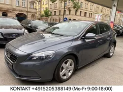 Grau Gebraucht 2014 Volvo V40 Momentum Kombi | 8.650 € (Guter Preis)