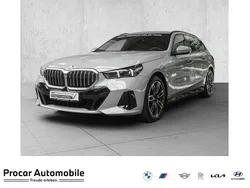 Grau Gebraucht 2024 BMW 520 M Sport Kombi | 52.670 € (Superpreis)
