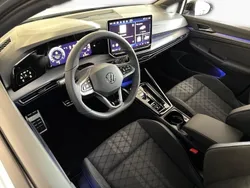 Blau Gebraucht 2025 VW Golf VIII R-line Limousine | 37.410 € (Teuer)