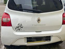 Weiß Gebraucht 2010 Renault Twingo Expression Kleinwagen | 1.900 € (Fairer Preis)