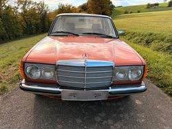 Rot Gebraucht 1980 Mercedes 300 Limousine | 17.400 €