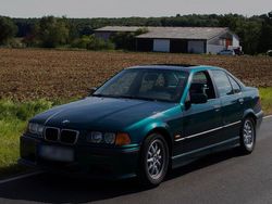 Grün Gebraucht 1997 BMW 318 M Sport Limousine | 4.000 €
