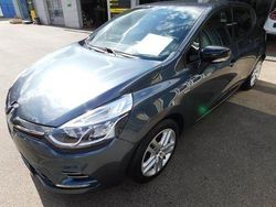 Grau Gebraucht 2018 Renault Clio IV LIMITED Kleinwagen | 9.750 € (Fairer Preis)