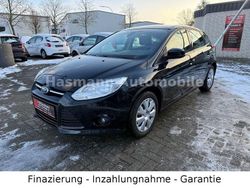 Schwarz Gebraucht 2011 Ford Focus Trend Limousine | 6.999 € (Etwas zu teuer)