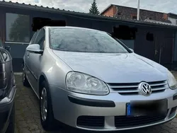 Silber Gebraucht 2005 VW Golf V Limousine | 2.150 € (Guter Preis)