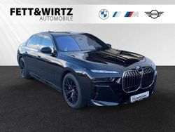 Saphirschwarz metallic Gebraucht 2024 BMW 750e M Sport Limousine | 99.900 € (Etwas zu teuer)
