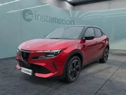 Rot Gebraucht 2024 Alfa Romeo Junior SUV | 35.699 € (Guter Preis)