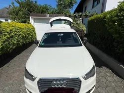 Weiß Gebraucht 2013 Audi A1 Ambition Kleinwagen | 8.888 € (Etwas zu teuer)