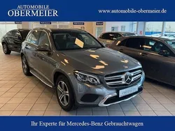 Grau (selenitgrau) Gebraucht 2019 Mercedes GLC220 SUV | 35.950 € (Fairer Preis)