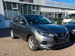 Grau Gebraucht 2017 Nissan Qashqai Acenta SUV | 13.600 € (Fairer Preis)