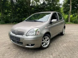 Braun Gebraucht 2006 Toyota Yaris Limousine | 3.350 € (Etwas zu teuer)