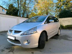 Grau Gebraucht 2008 Mitsubishi Grandis Van / Kleinbus | 2.999 € (Teuer)