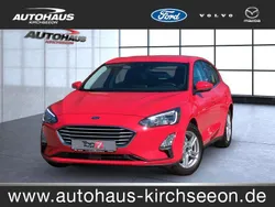 Racerot (rot) Gebraucht 2022 Ford Focus Cool & Connect Limousine | 17.540 € (Superpreis)