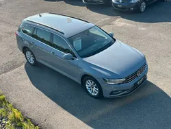 Grau Gebraucht 2022 VW Passat Business Kombi | 21.600 € (Fairer Preis)