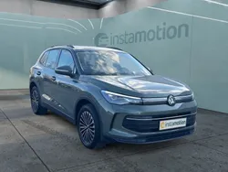 Grün Gebraucht 2024 VW Tiguan Life SUV | 39.650 € (Teuer)