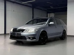 Grau Gebraucht 2012 Skoda Octavia RS Kombi | 12.690 € (Etwas zu teuer)