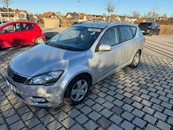 Silber Gebraucht 2011 Kia Ceed Sportswagon Vision Kombi | 4.700 € (Fairer Preis)