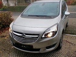 Grau Gebraucht 2015 Opel Meriva Van / Kleinbus | 8.990 € (Etwas zu teuer)
