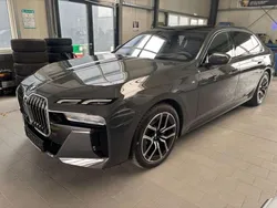 Black sapphire metallic Gebraucht 2024 BMW 740 M Sport Limousine | 103.900 €