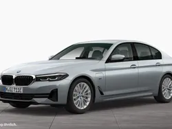 Grau Gebraucht 2022 BMW 520 Limousine | 34.480 € (Guter Preis)