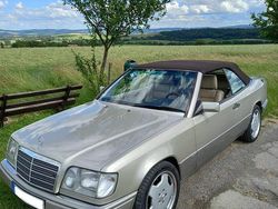 Silber Gebraucht 1995 Mercedes E220 Cabrio | 24.800 €