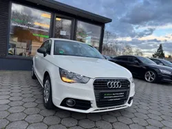 Weiß Gebraucht 2012 Audi A1 Attraction Kleinwagen | 7.450 € (Fairer Preis)