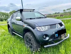 Grau Gebraucht 2008 Mitsubishi L200 Intense Abholung | 12.600 € (Fairer Preis)