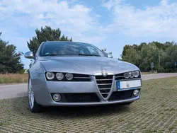 Grau Gebraucht 2009 Alfa Romeo 159 Ti Kombi | 6.700 € (Teuer)