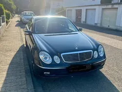 Schwarz Gebraucht 2005 Mercedes E220 Avantgarde Limousine | 3.800 € (Fairer Preis)