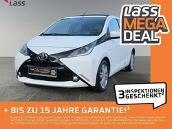 Weiss Gebraucht 2015 Toyota Matrix X-wave Kleinwagen | 8.980 €