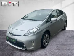 Silver (metallic) Gebraucht 2015 Toyota Prius Comfort Kleinwagen | 14.890 € (Fairer Preis)