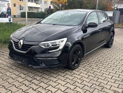 Schwarz Gebraucht 2017 Renault Mégane IV Play Limousine | 5.999 € (Etwas zu teuer)