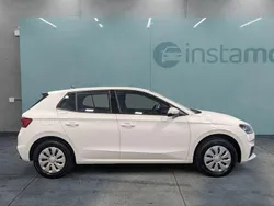 Weiß Gebraucht 2023 Skoda Fabia Active Kleinwagen | 15.999 € (Fairer Preis)