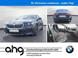 Saphirschwarz metallic Gebraucht 2024 BMW 520 M Sport Limousine | 48.690 € (Superpreis)