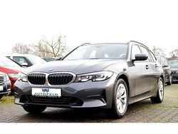 Grau (metallic) Gebraucht 2020 BMW 318 Kombi | 22.950 € (Fairer Preis)
