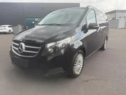 Schwarz Gebraucht 2018 Mercedes V220 Van / Kleinbus | 22.950 € (Superpreis)