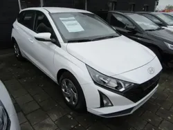 Atlas white / sol Gebraucht 2024 Hyundai i20 Select Kleinwagen | 16.990 € (Fairer Preis)