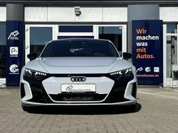 Suzukagrau Gebraucht 2022 Audi RS e-tron GT Limousine | 63.750 € (Etwas zu teuer)