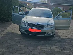 Grün Gebraucht 2012 Skoda Octavia Limousine | 7.890 € (Fairer Preis)