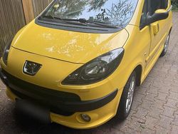 Gelb Gebraucht 2005 Peugeot 1007 Kleinwagen | 2.300 €