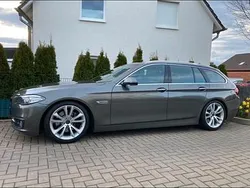 Grau Gebraucht 2014 BMW 530 Kombi | 13.500 €
