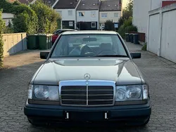 Beige Gebraucht 1989 Mercedes 260 Limousine | 3.499 €